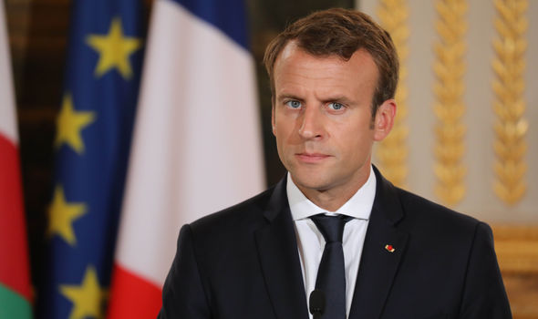 Macron-1076805