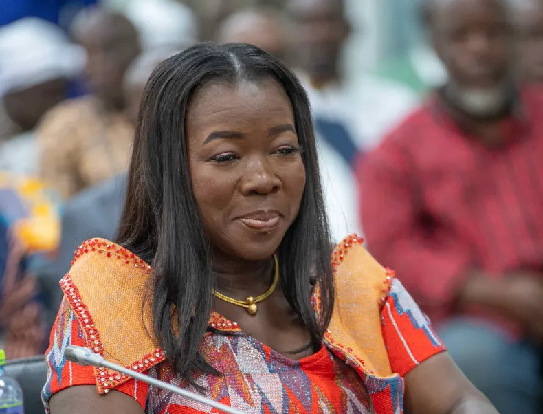 hon-Adjare2